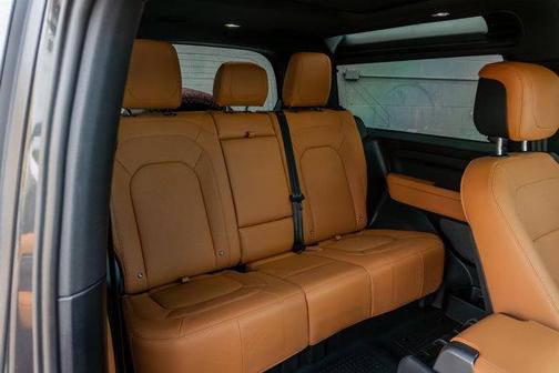 2024 Land Rover Defender 90 P525 Carpathian Edition