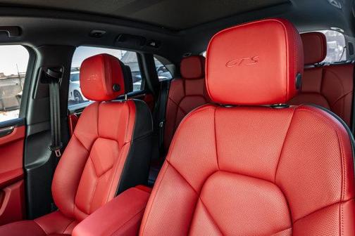 2024 Porsche Macan GTS