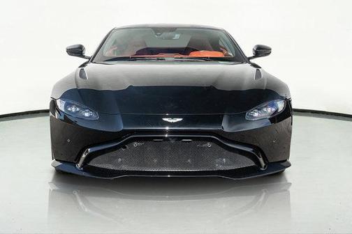 2021 Aston Martin Vantage Base