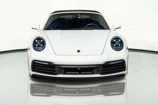 2022 Porsche 911 Carrera