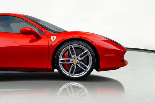2016 Ferrari 488 GTB Base