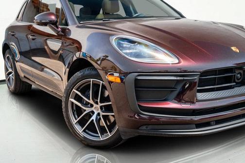 2023 Porsche Macan Base