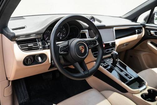 2023 Porsche Macan Base