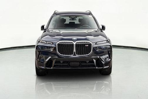 2023 BMW X7 M60i