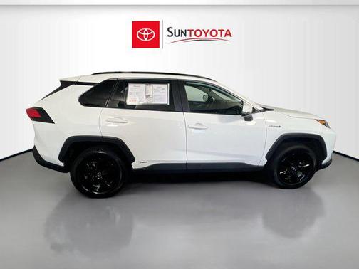 2021 Toyota RAV4 Hybrid XLE