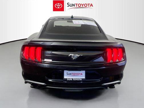 2020 Ford Mustang EcoBoost