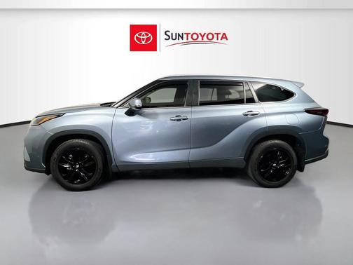 Moon Dust 2024 Toyota Highlander XLE
