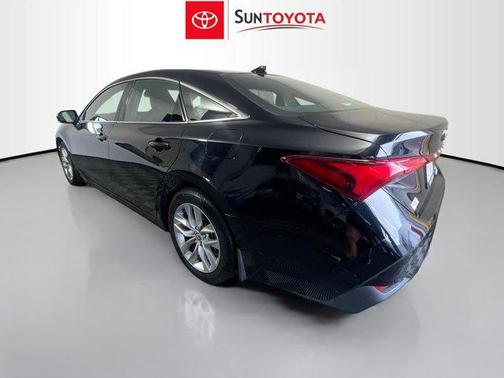 2022 Toyota Avalon Hybrid XLE Plus