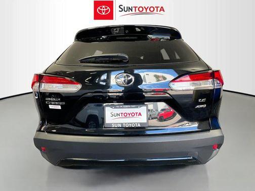 2024 Toyota Corolla Cross LE