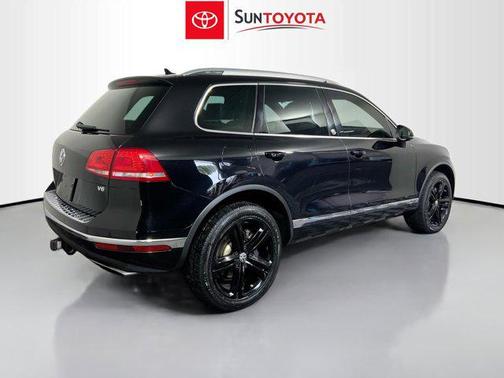 2017 Volkswagen Touareg V6 Wolfsburg Edition