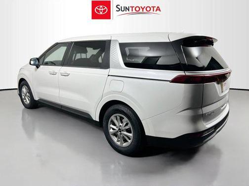 2023 Kia Carnival LX