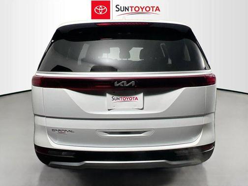 2023 Kia Carnival LX