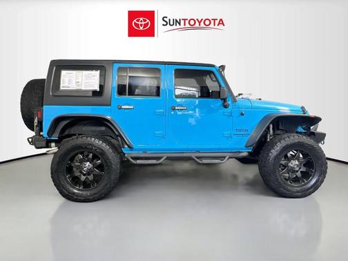 Chief Clearcoat 2017 Jeep Wrangler Unlimited Sport