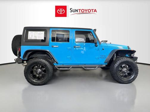 Chief Clearcoat 2017 Jeep Wrangler Unlimited Sport