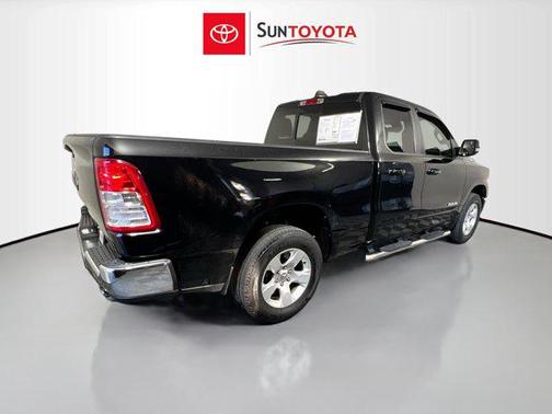 Diamond Black Crystal Pearlcoat 2021 RAM 1500 Big Horn/Lone Star