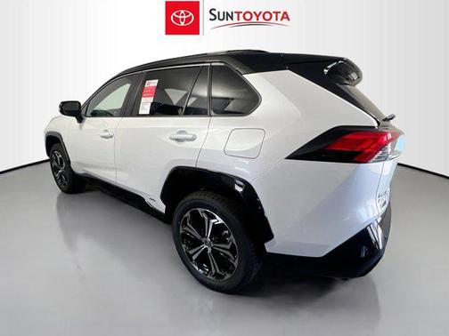 2025 Toyota RAV4 Hybrid SE