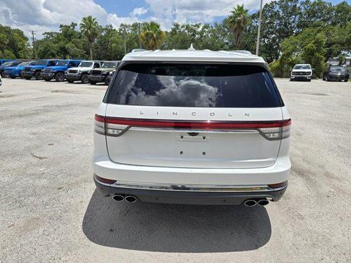 2022 Lincoln Aviator Standard AWD