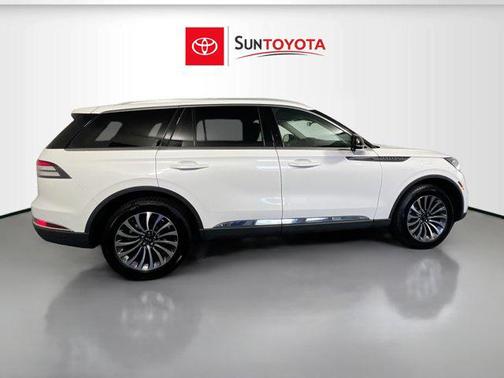 2022 Lincoln Aviator Standard AWD