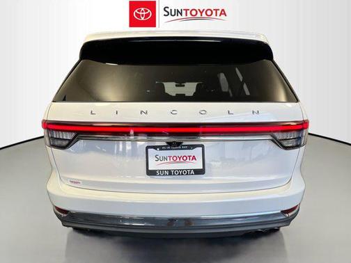 2022 Lincoln Aviator Standard AWD