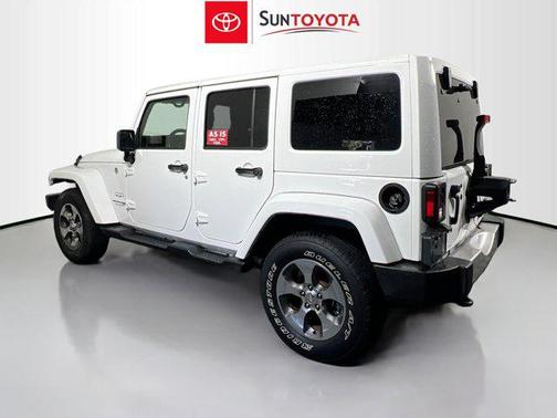 Bright White Clearcoat 2018 Jeep Wrangler JK Unlimited Sahara