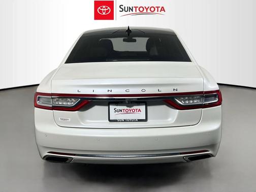 WHITE PLATINUM MET TRI-COAT 2018 Lincoln Continental Select