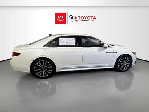 WHITE PLATINUM MET TRI-COAT 2018 Lincoln Continental Select
