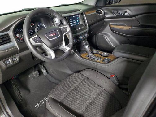 2017 GMC Acadia SLE-2