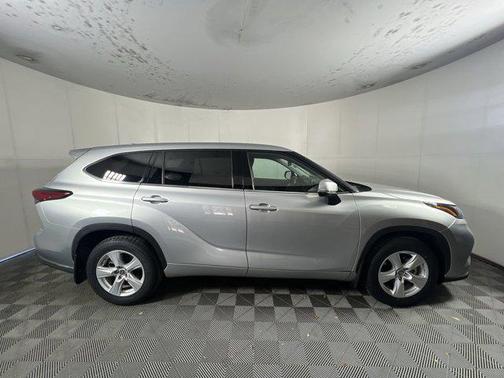 2021 Toyota Highlander LE