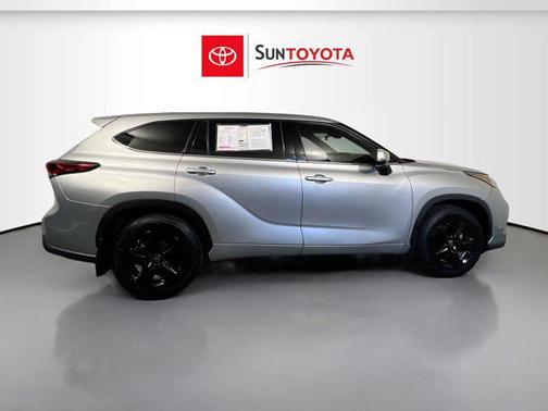 2021 Toyota Highlander LE