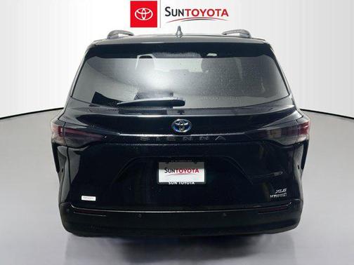 Midnight Black Metallic 2023 Toyota Sienna XLE