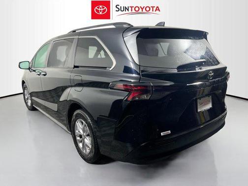 Midnight Black Metallic 2023 Toyota Sienna XLE