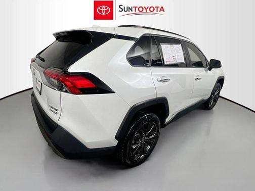 2024 Toyota RAV4 Hybrid SE