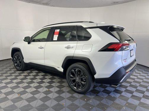 2024 Toyota RAV4 Hybrid SE