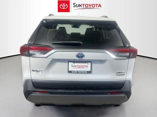 2024 Toyota RAV4 Hybrid SE