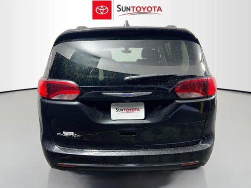 2018 Chrysler Pacifica Touring-L