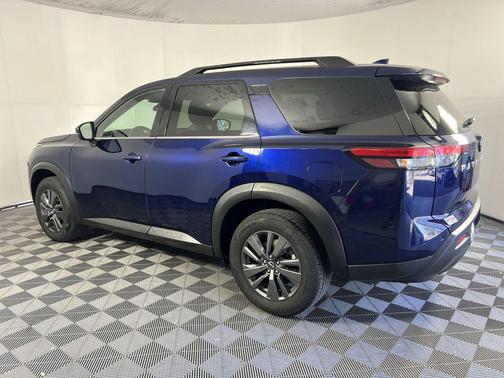 Deep Ocean Blue Pearl 2022 Nissan Pathfinder SV 2WD