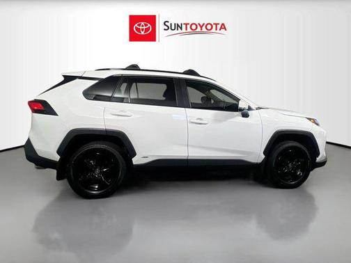 Ice Cap 2025 Toyota RAV4 Hybrid XLE