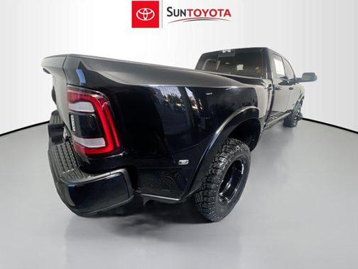 2022 RAM 3500 Limited Crew Cab 4x4 8' Box