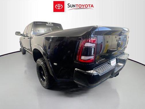 2022 RAM 3500 Limited Crew Cab 4x4 8' Box