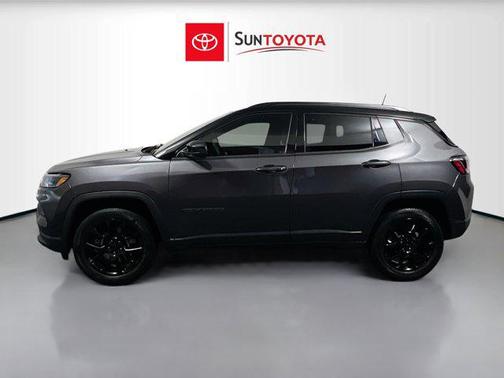 Baltic Gray Metallic Clearcoat 2024 Jeep Compass Latitude