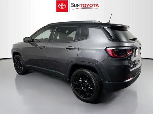 Baltic Gray Metallic Clearcoat 2024 Jeep Compass Latitude