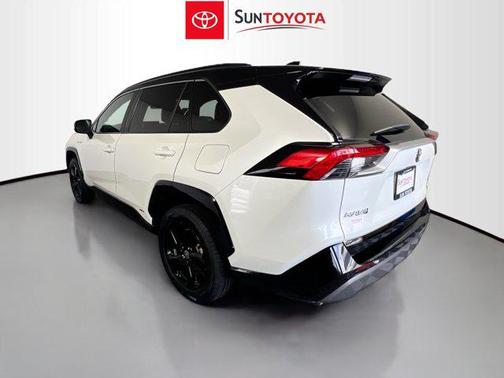 2021 Toyota RAV4 Hybrid SE