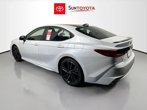 Wind Chill Pearl 2026 Toyota Camry XSE