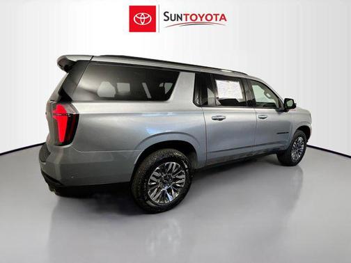 Sterling Gray Metallic 2025 Chevrolet Suburban 4WD Z71