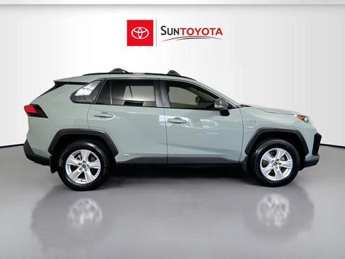 2021 Toyota RAV4 Hybrid XLE