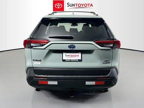 2021 Toyota RAV4 Hybrid XLE