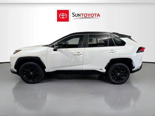 2022 Toyota RAV4 Hybrid SE
