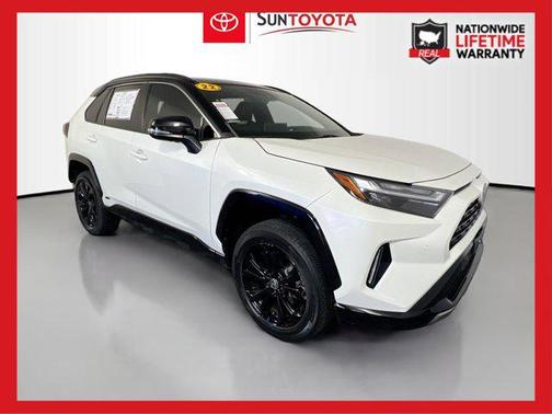 2022 Toyota RAV4 Hybrid SE