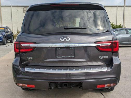 2023 INFINITI QX80 Luxe