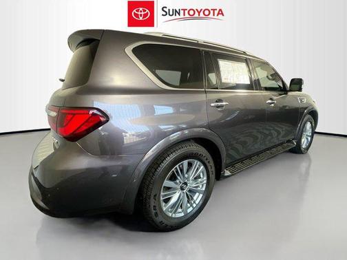 2023 INFINITI QX80 Luxe